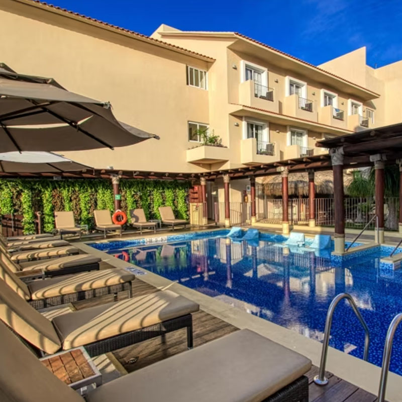 Hotel Holiday